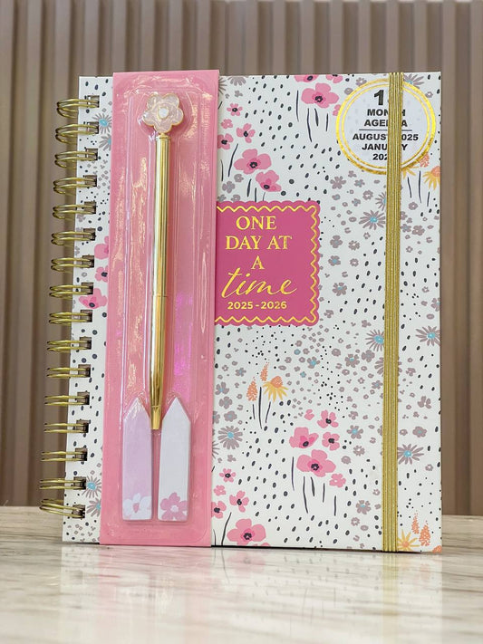 Agenda con lapicero